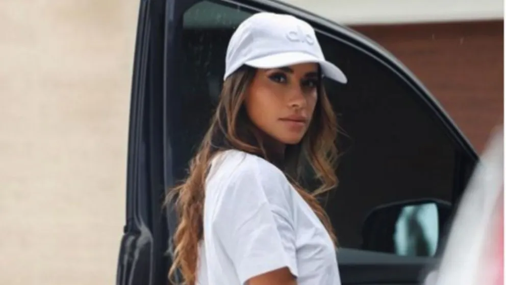 Fanáticos captan la reacción de Antonela Roccuzzo en el momento en que Lionel Messi se lesionó 