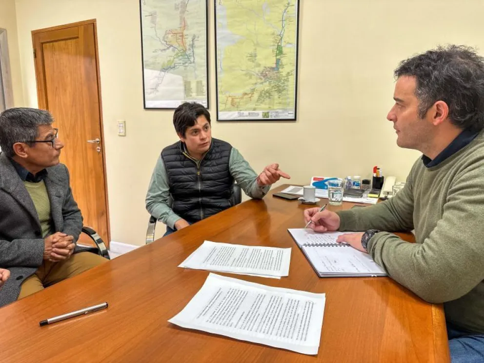 Aguas del Norte y Franco Hernández Berni firmaron un convenio para mejorar las redes de agua de Tartagal