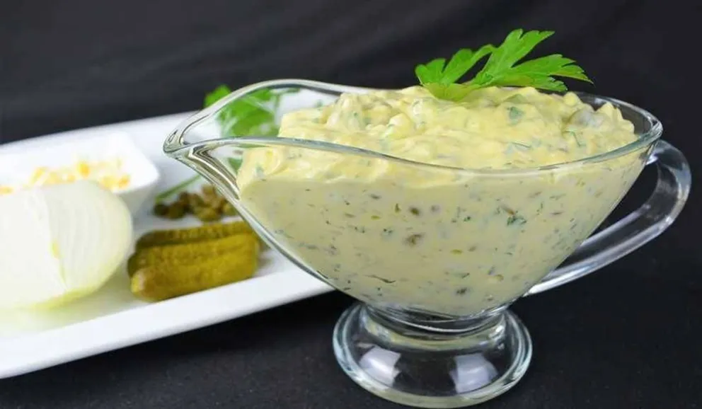 Acompañá tus comidas con esta receta de salsa tártara: un toque gourmet para tus platos favoritos