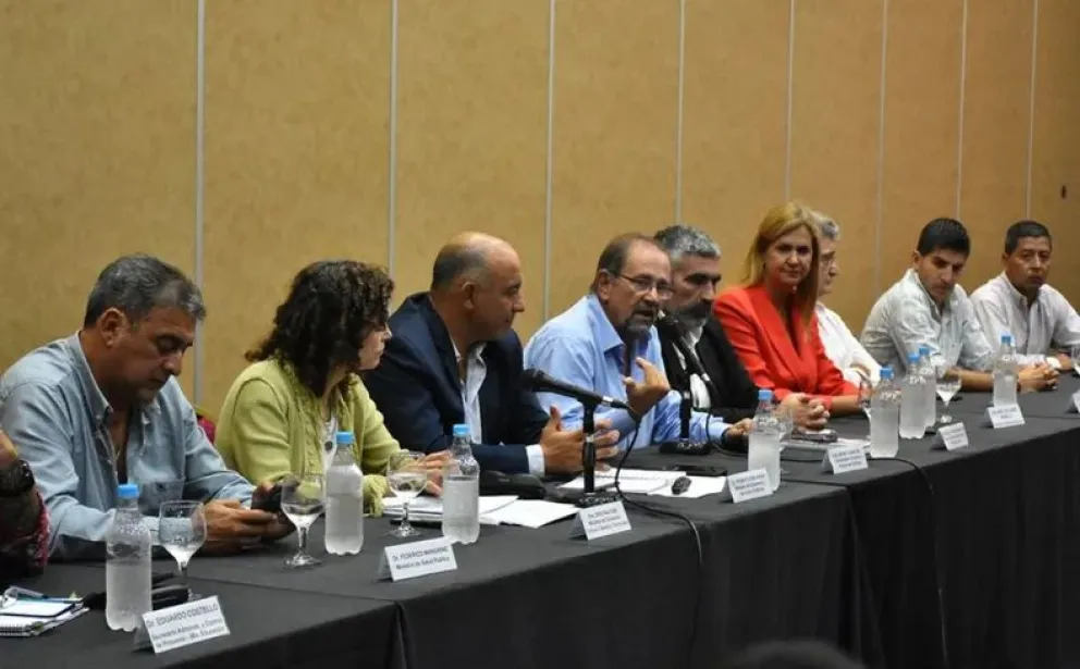 El Gobierno de Salta oficializó los aumentos salariales a los empleados públicos de la provincia