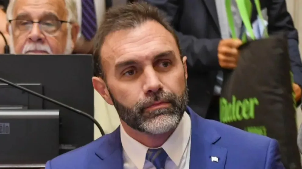 Nuevo escándalo de Ezequiel Atauche: el senador libertario manejaba borracho y agredió a dos policías