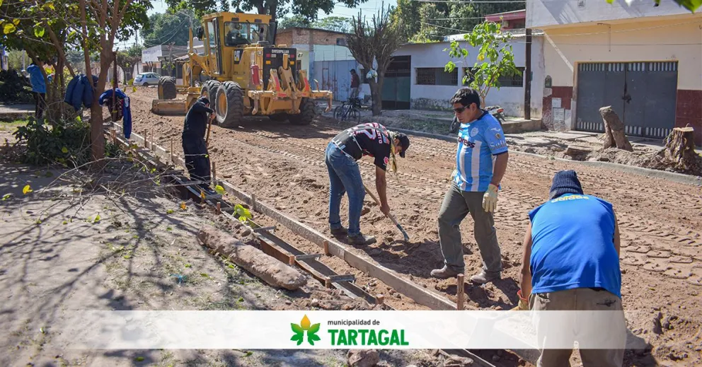 Tartagal continúa con su plan de pavimentación de calles: se recomienda circular con cuidado