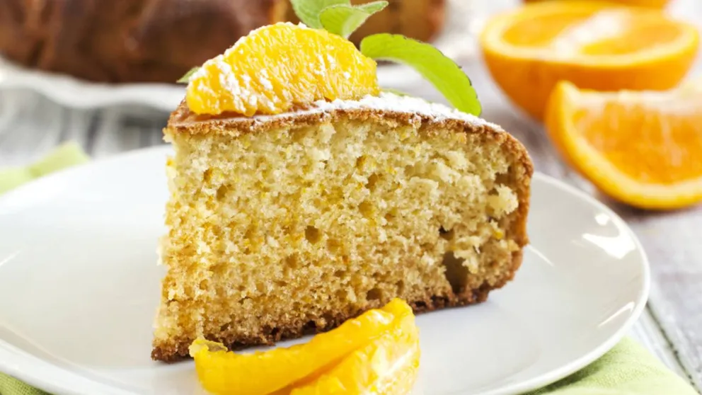Este es el ingrediente secreto para que tu bizcochuelo de naranja y avena quede esponjoso por dentro y fuera