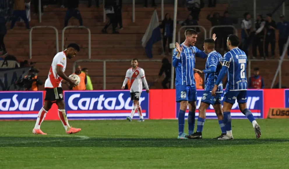 Nuevo papelón de Martín Demichelis: River Plate perdió 2 a 1 ante Godoy Cruz