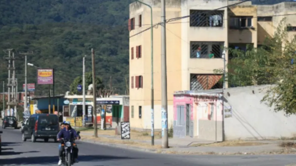 Con las manos en la masa: delincuentes fueron capturados infraganti dentro de un establecimiento educativo