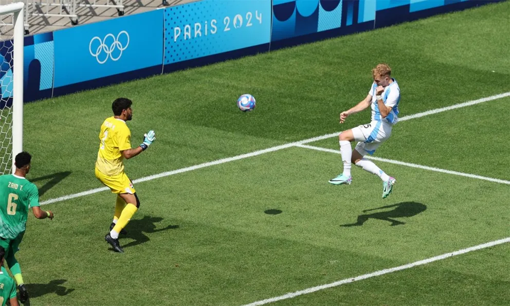 París 2024: la Selección Argentina pasó página, goleó 3 a 1 a Irak y sueña con la clasificación