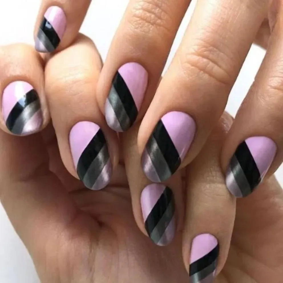 Nail Art-rosa y negro