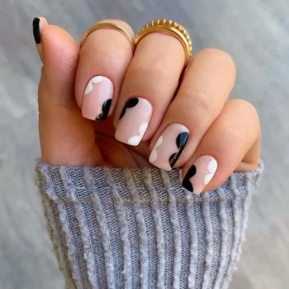 Nail Art-rosa y negro