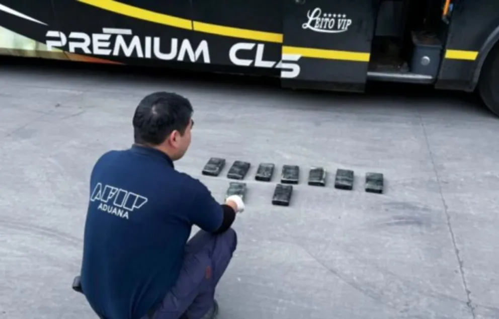 Zona de frontera: encontraron más de 10 kilos de droga en el baño de un micro de larga distancia