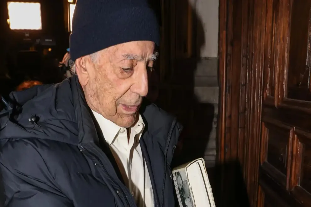 Desmejorado y con bastón: así es la foto de Mario Vargas Llosa que ha generado preocupación