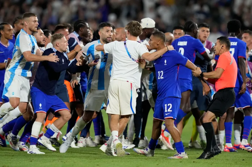París 2024: con un escandaloso final, Francia venció 1 a 0 a la Selección Argentina