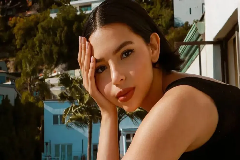 Ángela Aguilar en el ojo público por mensajes resucitados a Cazzu