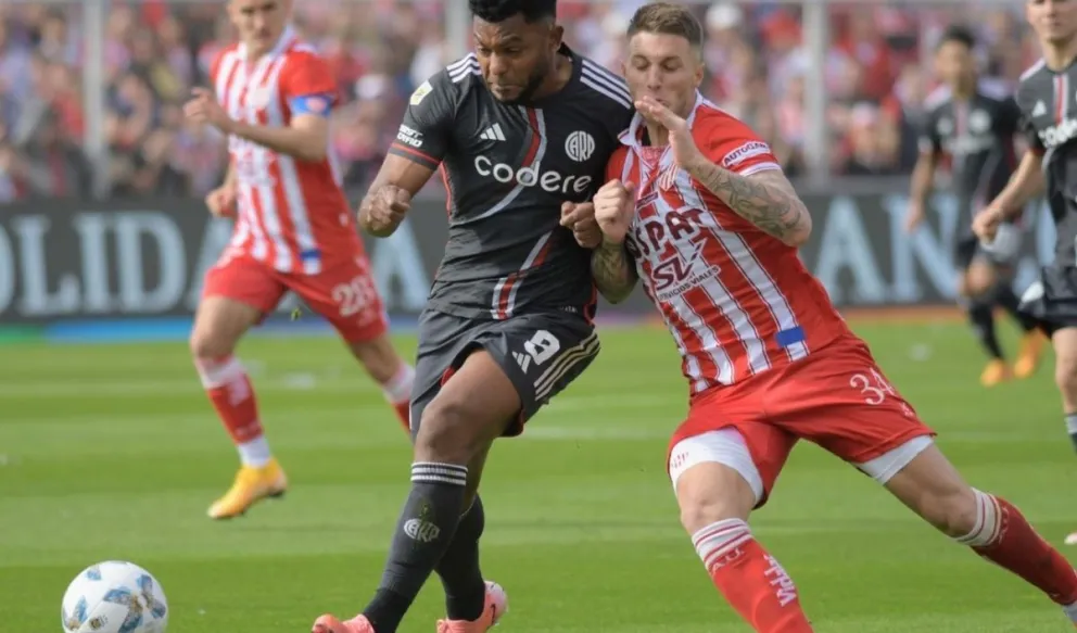 River no pudo en Santa Fe y se trajo un punto a casa: igualó 0 a 0 con Unión y espera a su flamante DT