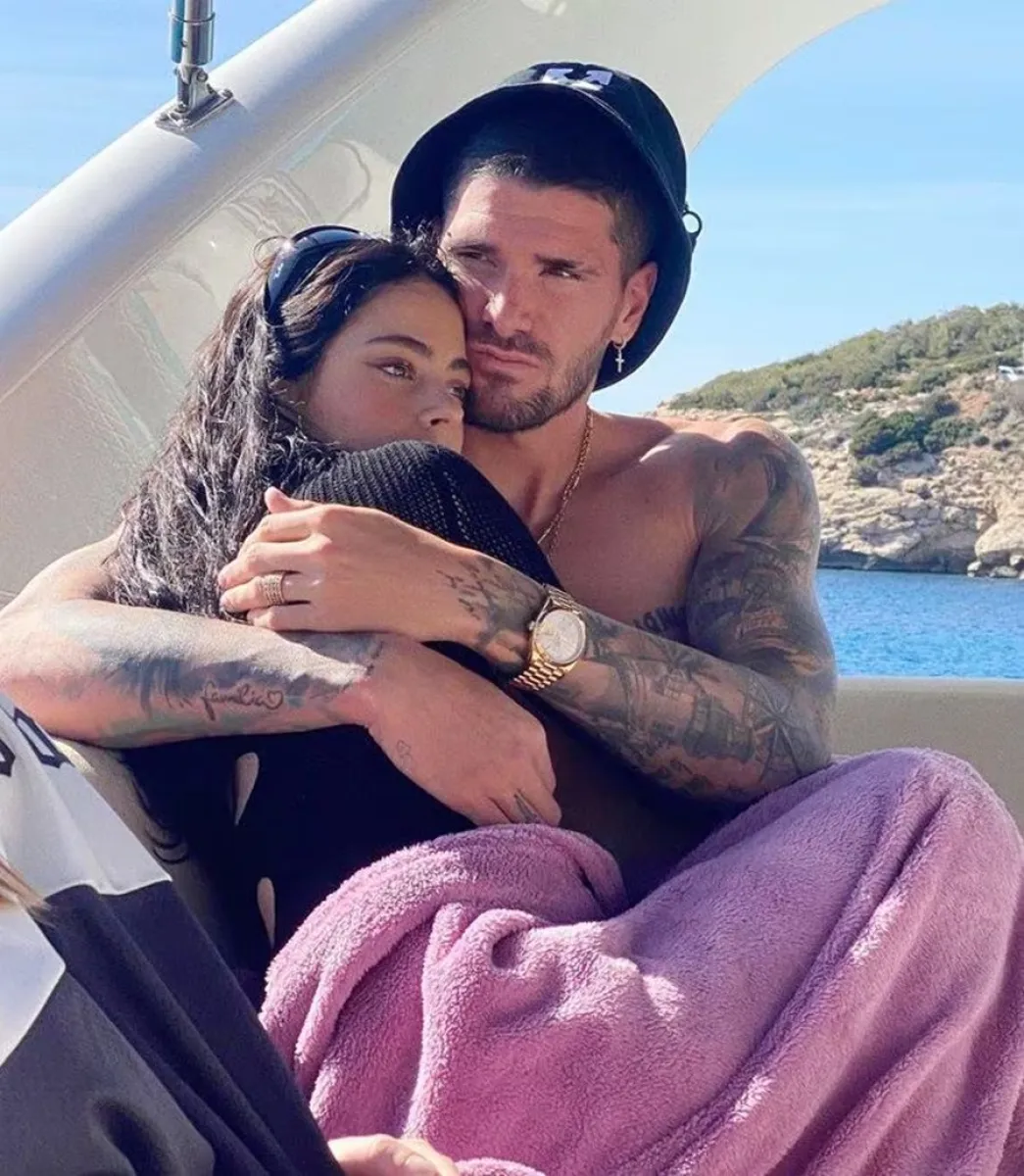 Tini Stoessel-Rodrigo de Paul