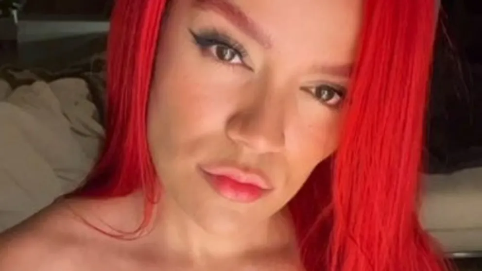 Karol G sorprende a sus fans con una ardiente fotografía en Instagram