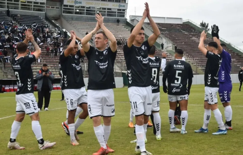 Gran triunfo de Central Norte ante Atenas de Río Cuarto por 2 a 1 
