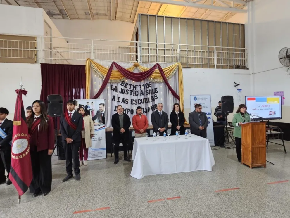 Escuela de la Magistratura: el ministro de Corte Fabián Vittar y la ministra de Educación Cristina Fiore inauguraron el Programa "La Justicia sale a las Escuelas"