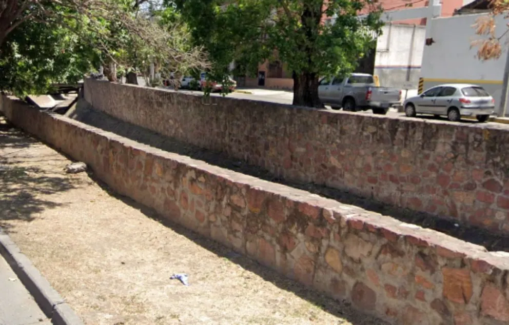 |URGENTE| Macabro hallazgo en el canal de Esteco: encontraron a un hombre muerto