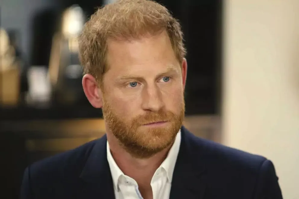 El Príncipe Harry enfrenta el pasado: la extraña razón por la que visitó el lugar donde murió la princesa Diana