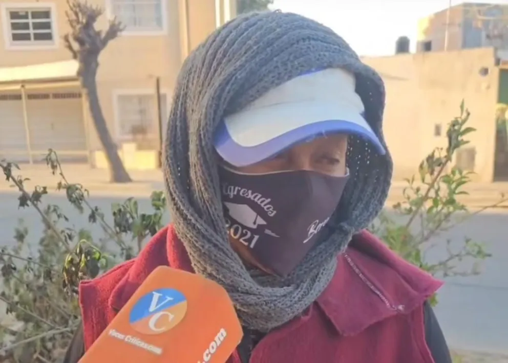 Gladys apela a la solidaridad de los salteños: un grupo de adictos incendió su vivienda y perdió todo