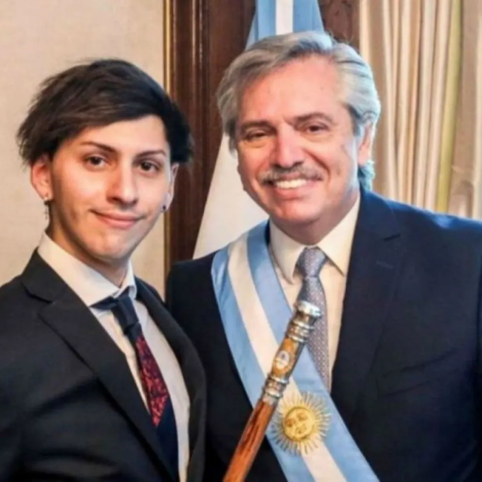 Alberto Fern&aacute;ndez y su hijo
