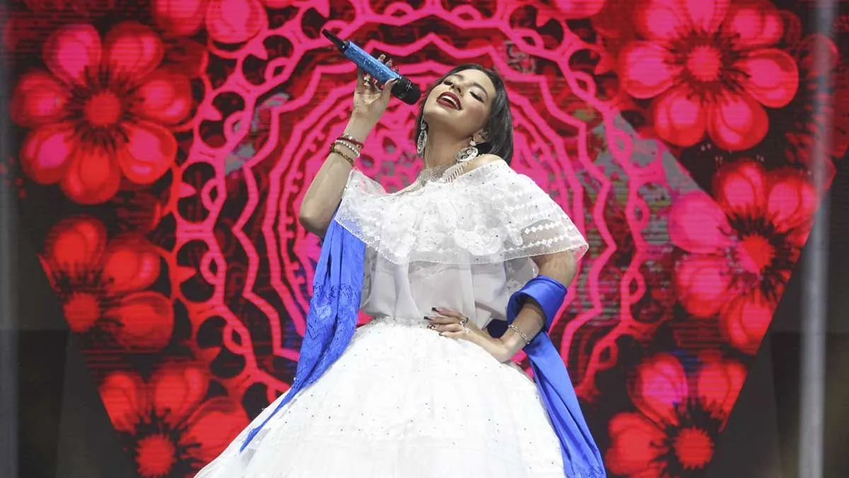 &Aacute;NGELA AGUILAR