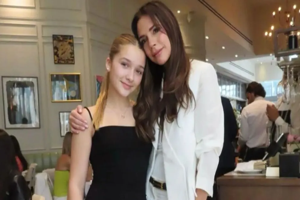 Victoria Beckham en el ojo de la tormenta: críticas por el atuendo de su hija de 12 años