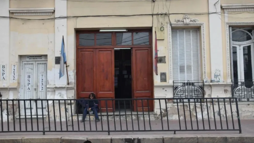 Escándalo en la Escuela Arturo Illia: el director fue apartado de su cargo por malversación de fondos