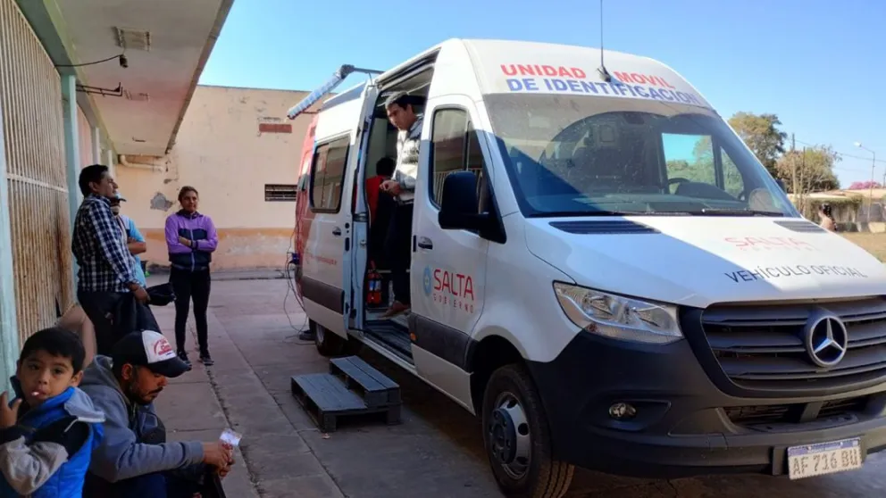 El móvil del Registro Civil llegó a Aguaray: estos son los trámites que se pueden realizar