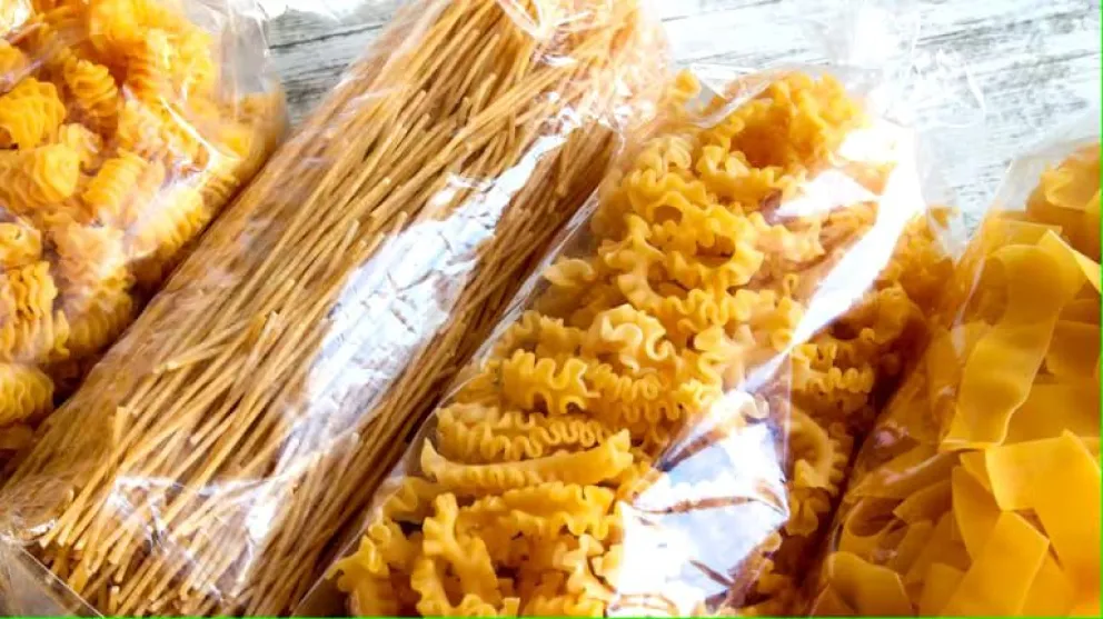 ANMAT prohibió la venta y el consumo de una marca de fideos para celíacos por estar contaminados