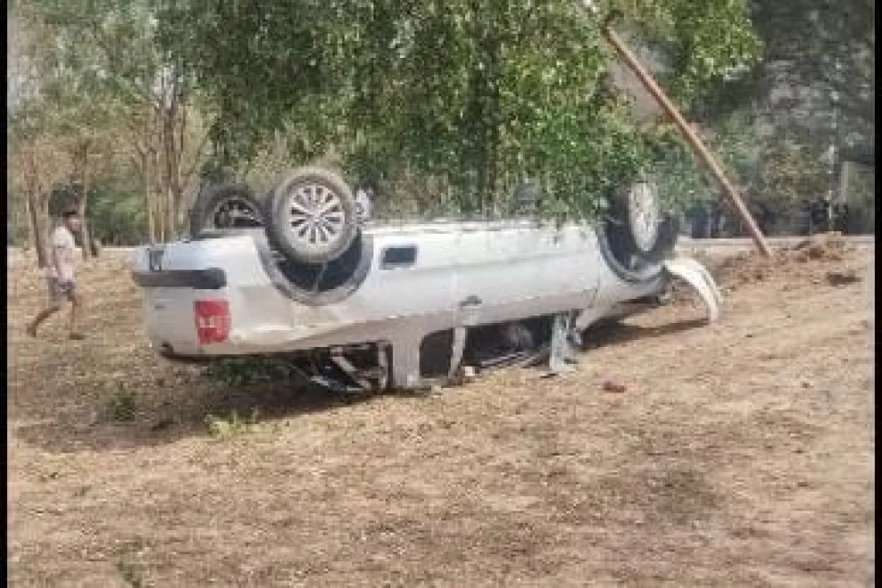 Terrible accidente en Salvador Mazza: una camioneta volcó en plena Ruta 34