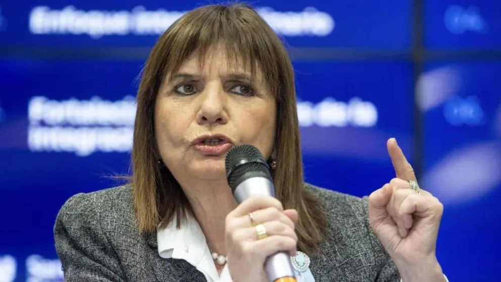 Denunciaron a Patricia Bullrich por la represión en donde la Policía tiró gas pimienta sobre una menor