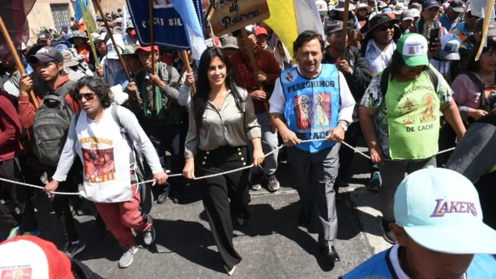 Gustavo Sáenz recibió y les dio la bienvenida a los miles de peregrinos de los Valles Calchaquíes