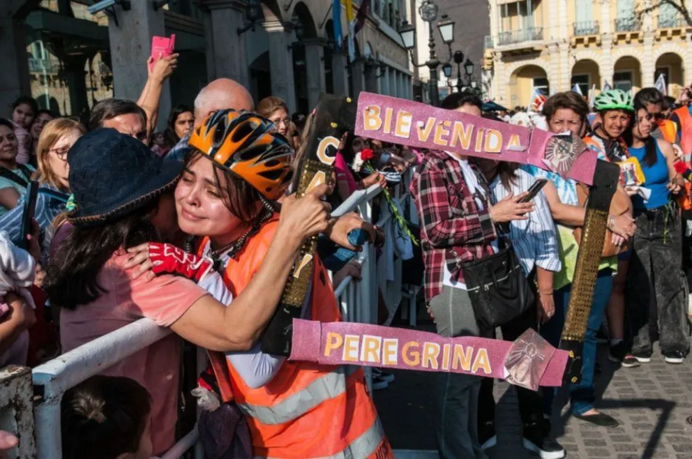 Un camino de fe: a qué hora llegan a la Catedral los más de 20.000 peregrinos de la Puna