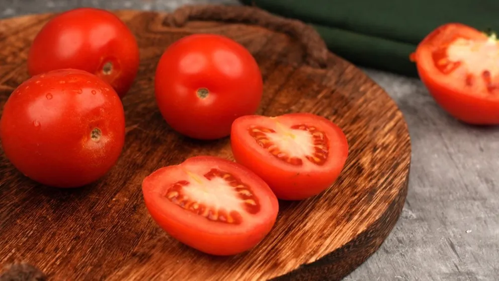 Descubrí el ingenioso truco para conservar los tomates frescos y firmes por más tiempo: no lo podrás creer