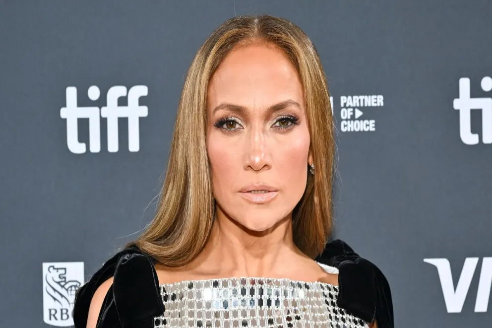 Jennifer López se borra el tatuaje en honor a Ben Affleck: ¿el fin de una historia de amor?