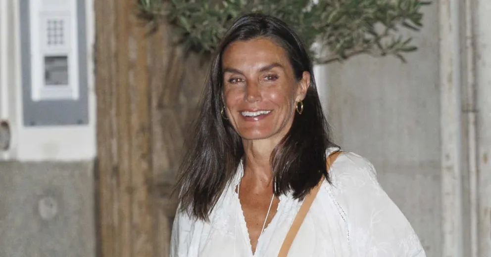 Descubrimiento inesperado: el despiste de la Reina Letizia revela su fondo de pantalla en Madrid
