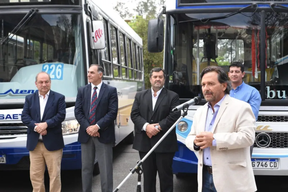 Gustavo Sáenz presentó 94 unidades nuevas de SAETA que mejorarán el servicio en el Área Metropolitana
