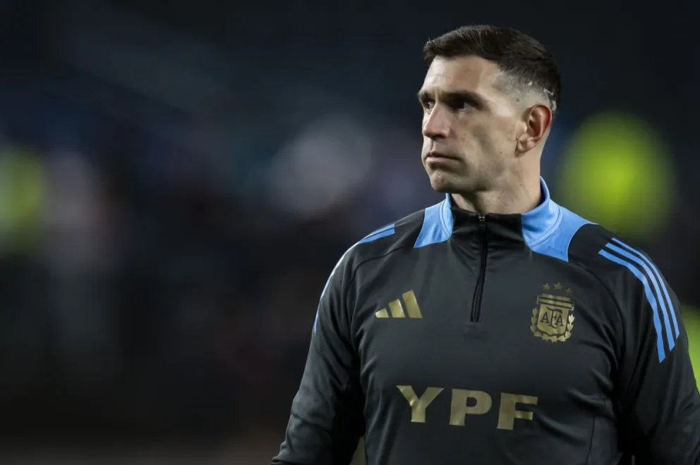 La FIFA castigó al Dibu Martínez: la Selección Argentina se queda sin su arquero titular