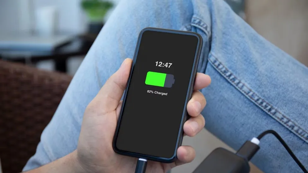 Cuál es el hábito que puede acortar la vida de tu celular: te contamos qué hacer para evitarlo