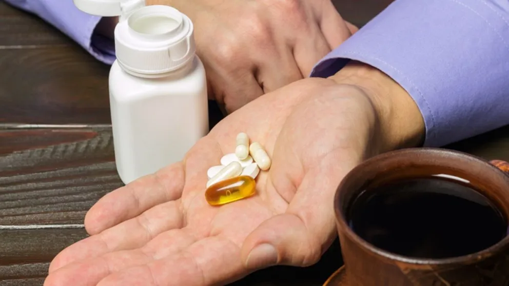 Descubrí cuáles son los medicamentos que no podés tomar con café: la inesperada relación que debés saber