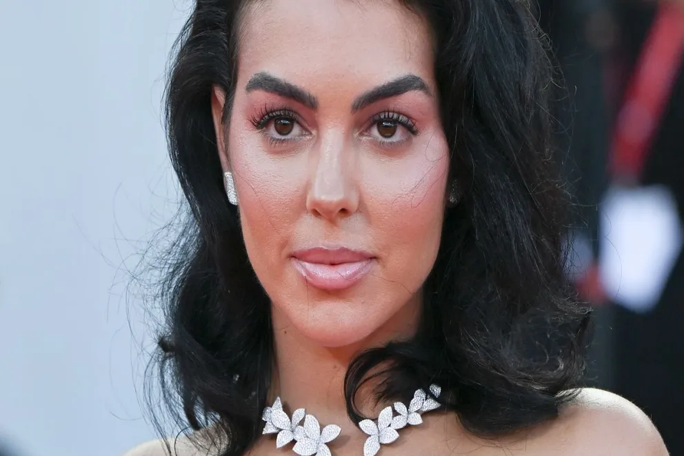 Georgina Rodríguez paseó por la hermosa ciudad italiana mostrando unas piernas de concurso , ¡míralas!