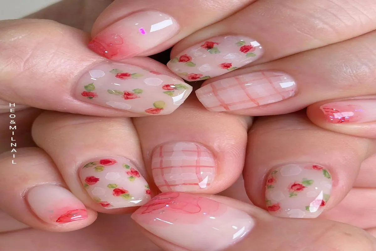 NAIL ART