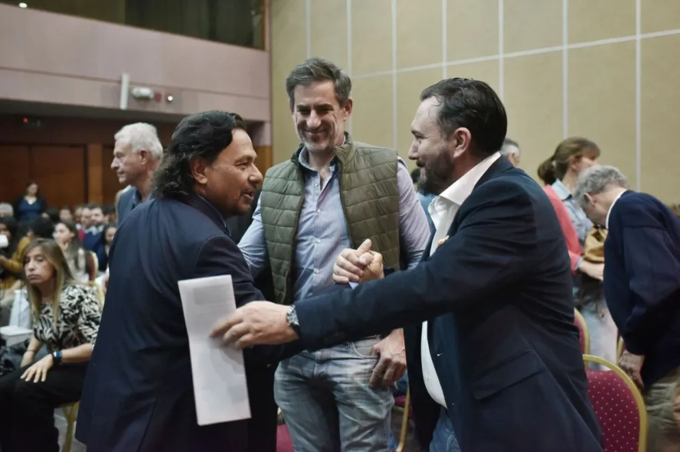 Gustavo Sáenz encabezó el primer Foro Provincial de Carbono: "Estamos dando un paso fundamental hacia un futuro sostenible"