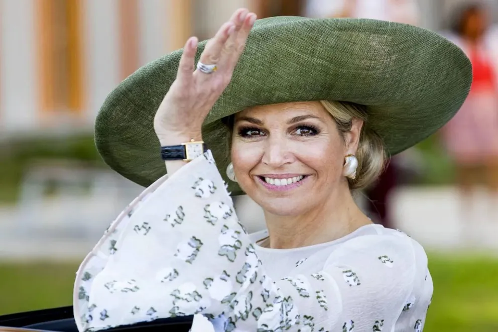 Conocé la historia de Mambo, el perro favorito de la reina Máxima de Holanda que ha conquistado corazones en el verano europeo