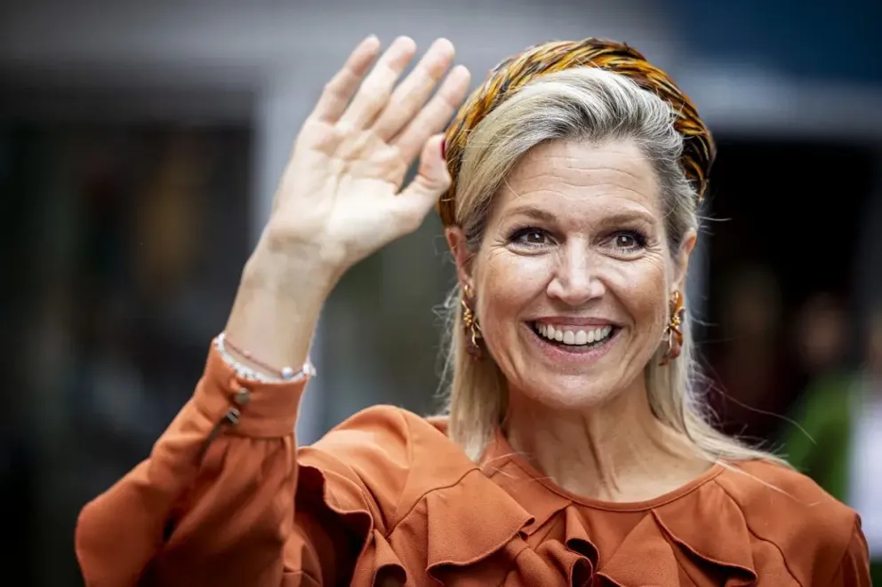 La creatividad de Máxima de Holanda: una cartera hecha con materiales poco convencionales 