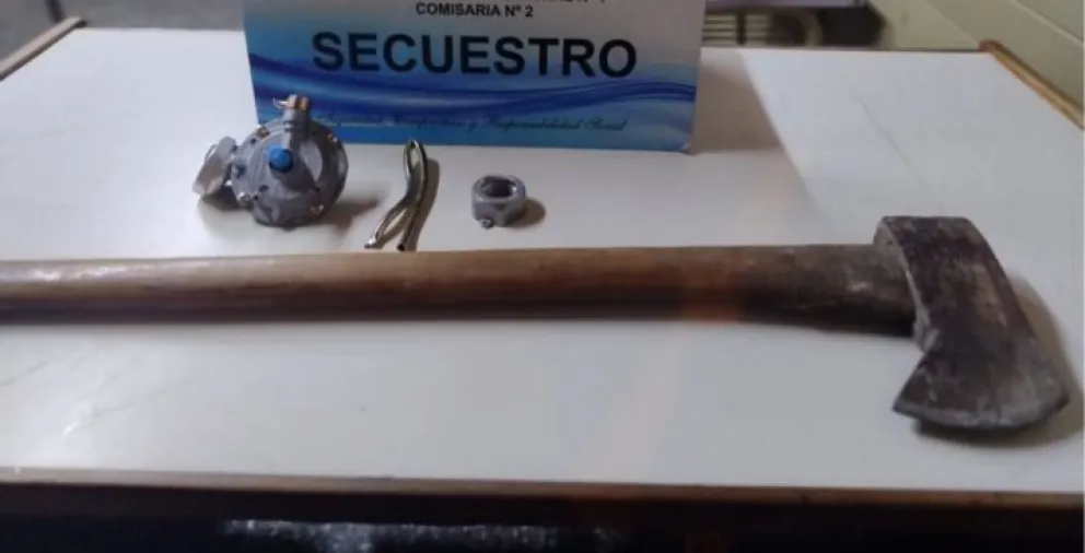 Tres delincuentes armados con un hacha causaron terror en Villa San Antonio
