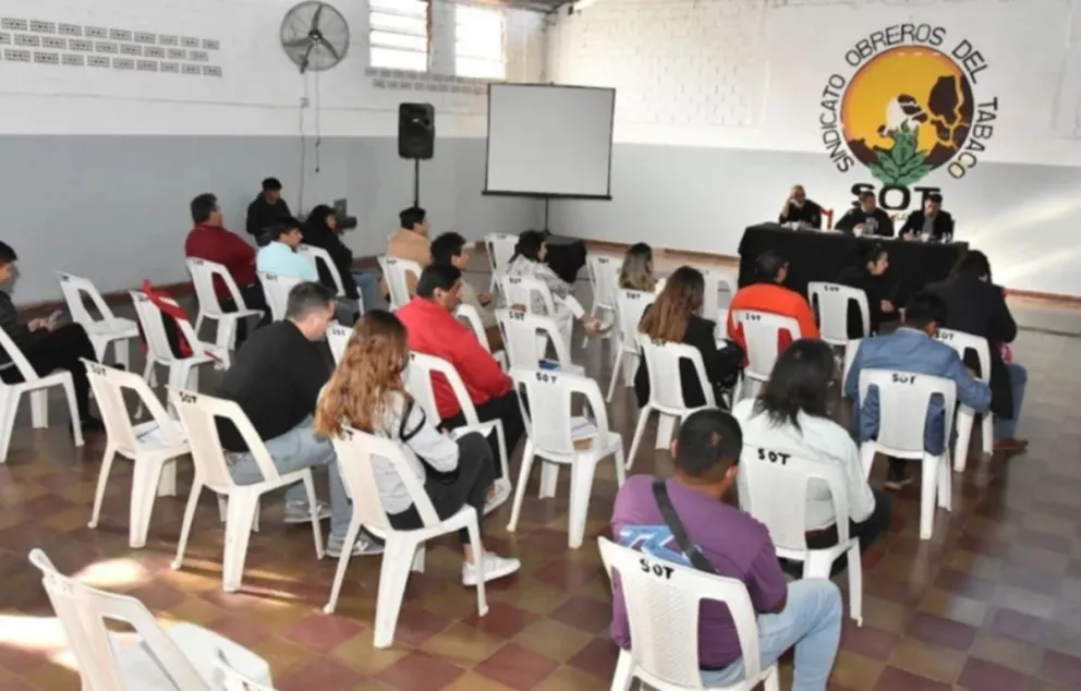 Usuarios y representantes se manifestaron en contra del aumento del boleto de SAETA