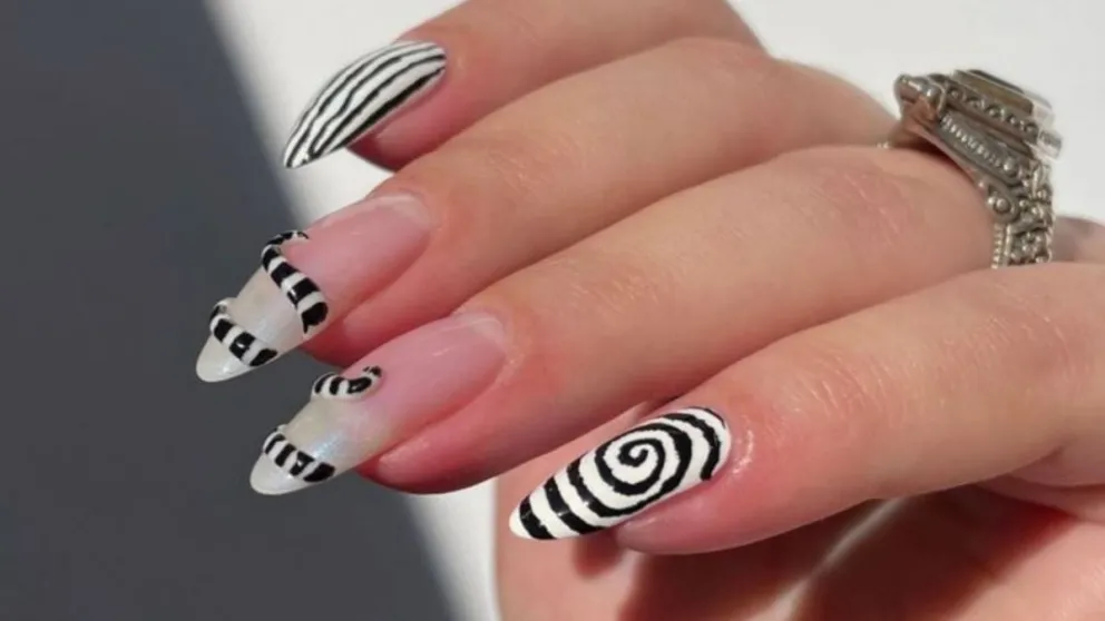 Si te gusta Beetlejuice tenéis que probar estos diseños de Nail Art