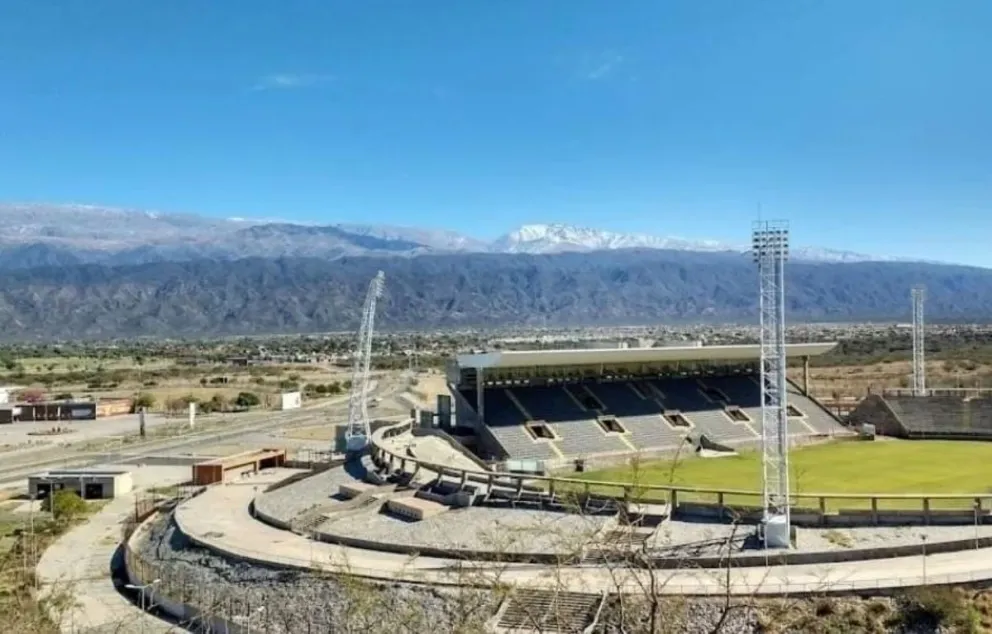 |URGENTE| Disturbios en Catamarca: la policía reprimió a hinchas de Central Norte con balas de goma y gas pimienta